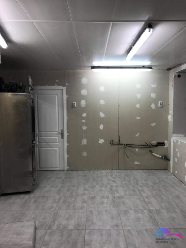 Maison - 280 m² - 12 pièces