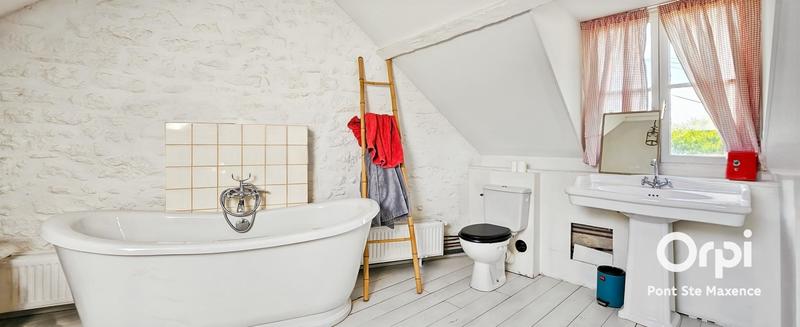 Maison - 323 m² - 6 pièces