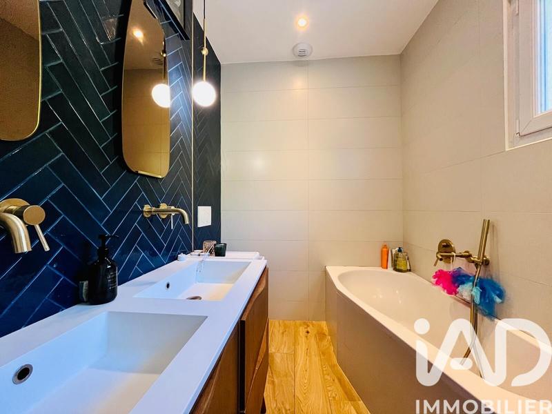 Maison - 180 m² - 7 pièces