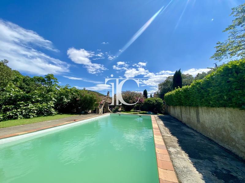 Maison - 135 m² - 8 pièces