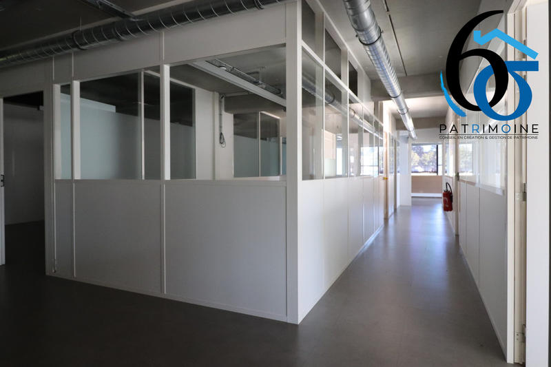 Local commercial - 279 m² - 8 pièces