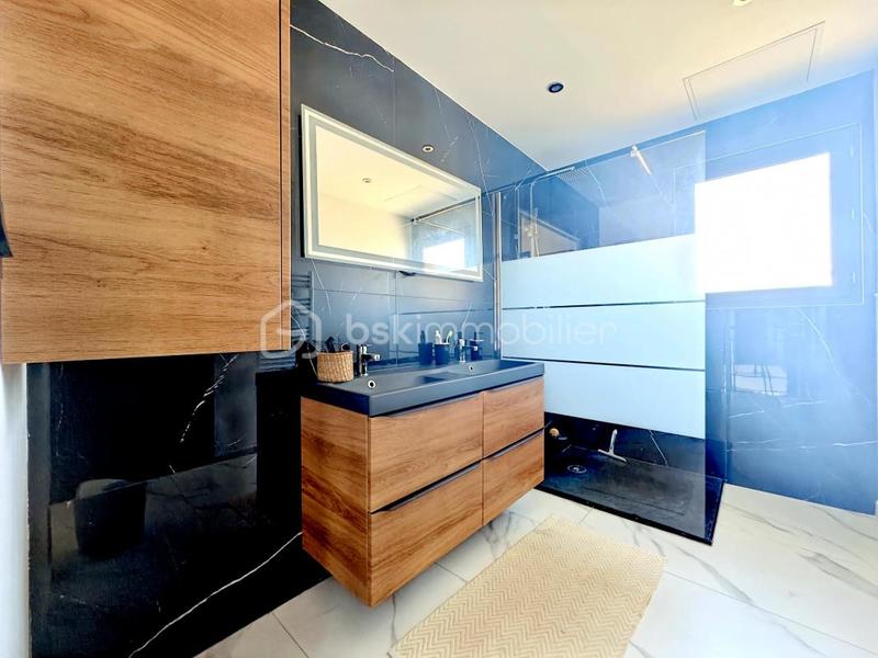 Maison - 190 m² - 6 pièces