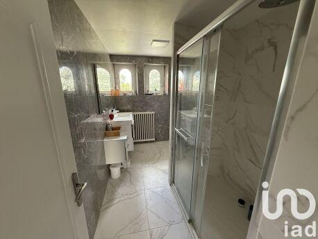 Maison - 214 m² - 7 pièces