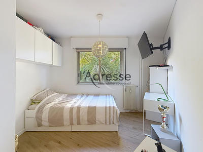 Appartement - 93 m² - 5 pièces