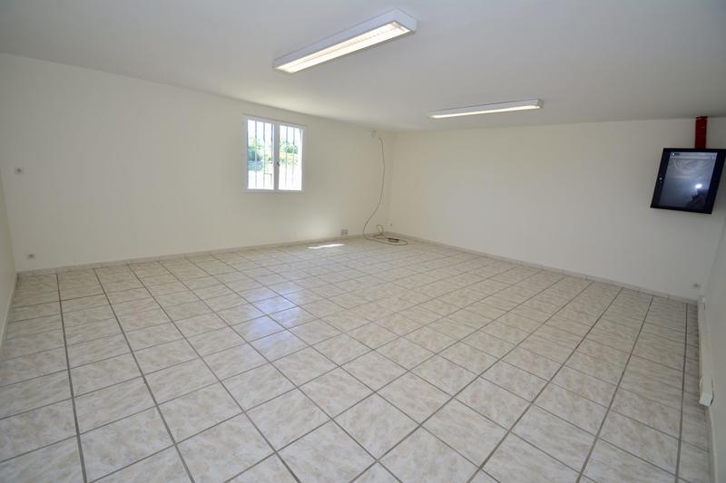 Local d'activités - 1 623 m²