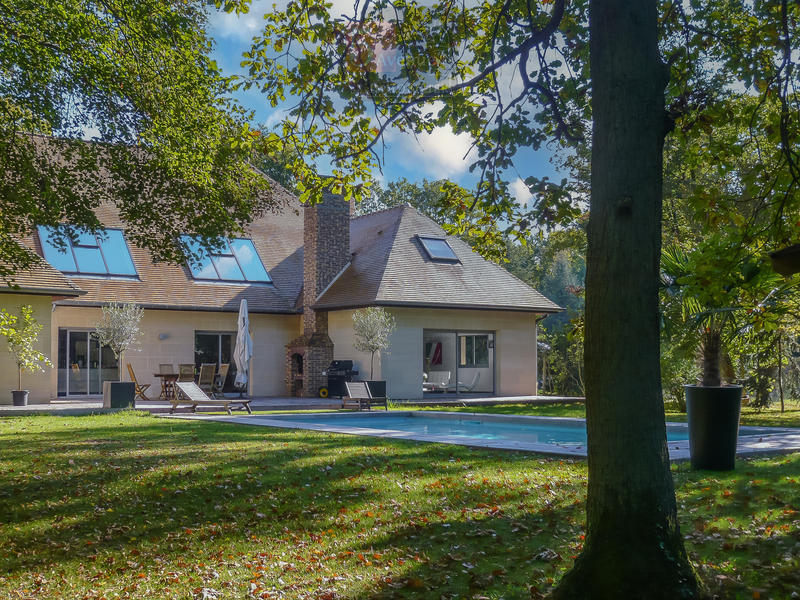 Maison - 400 m² - 8 pièces