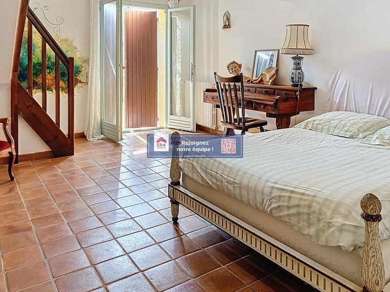 Maison - 270 m² - 5 pièces