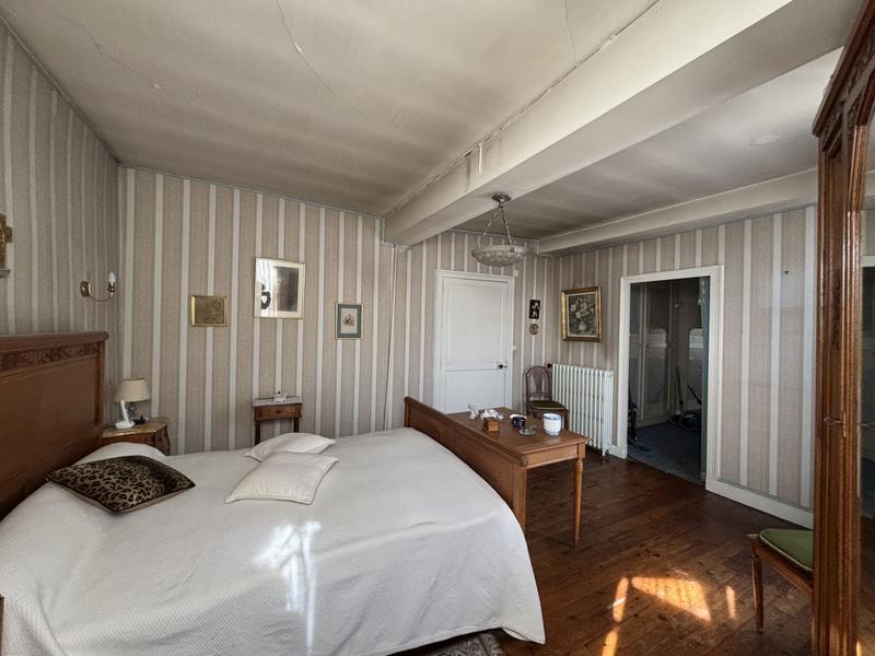 Maison - 182 m² - 8 pièces