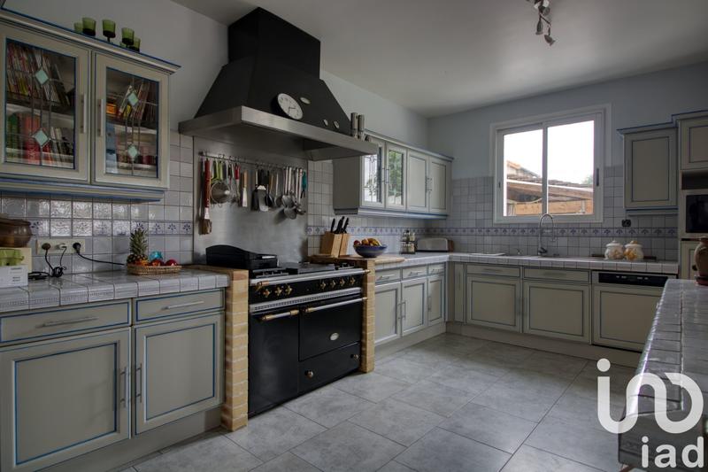 Maison - 200 m² - 8 pièces