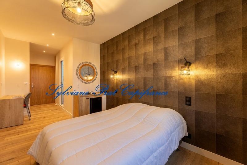 Local commercial - 493 m² - 12 pièces