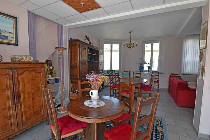 Maison - 358 m² - 10 pièces
