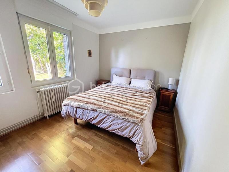 Pavillon - 210 m² - 8 pièces