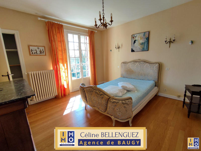 Maison traditionnelle - 262 m² - 10 pièces