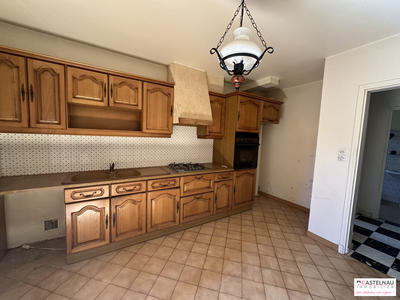 Maison traditionnelle - 214 m² - 7 pièces