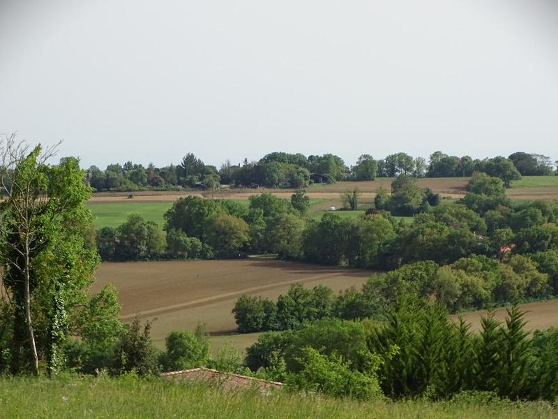 Terrain constructible - 1 400 m²