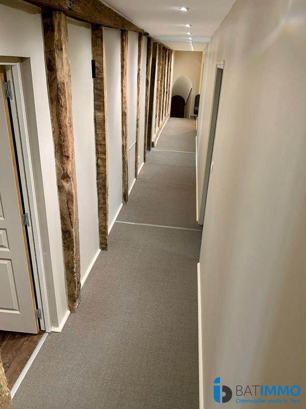 Maison - 820 m² - 18 pièces