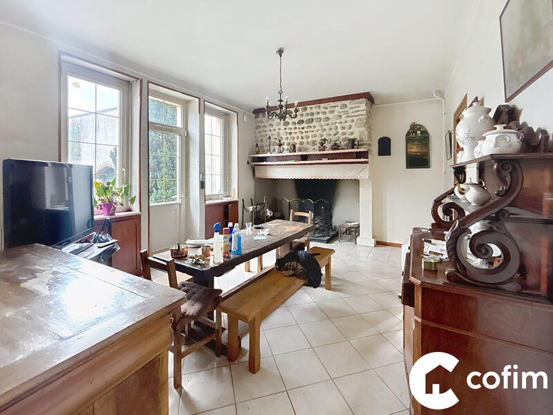 Maison ancienne - 202 m² - 7 pièces