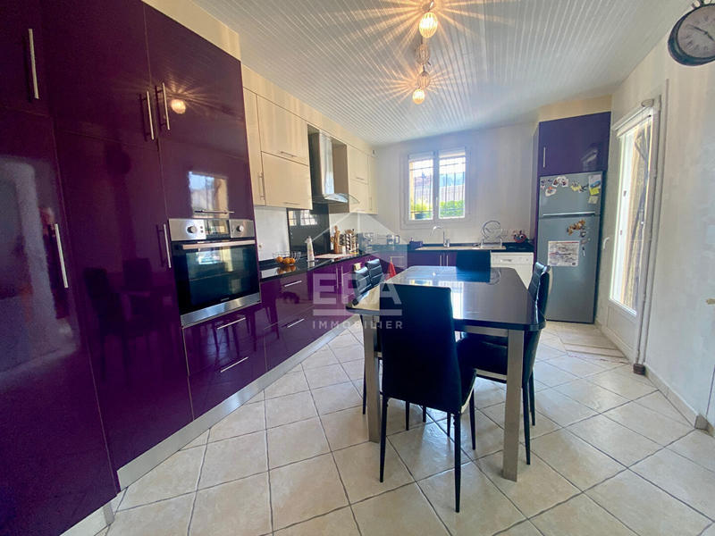 Maison - 111 m² - 5 pièces