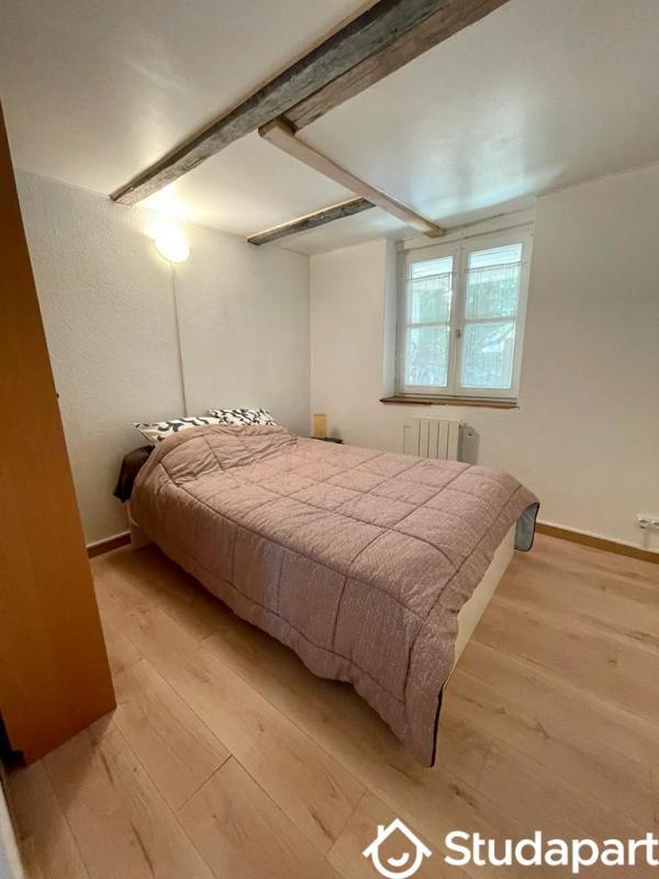 Chambre - 11 m² - 1 pièce