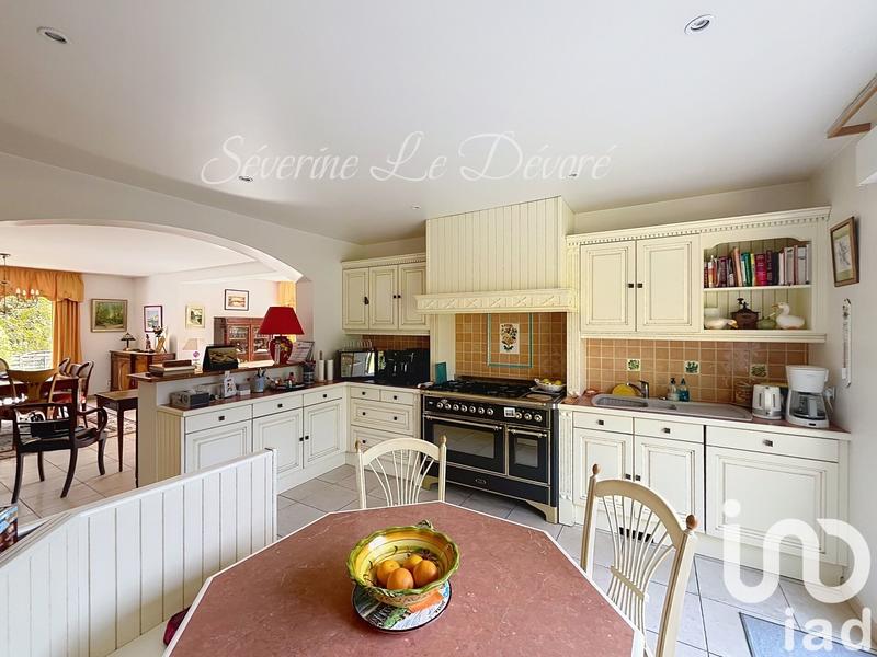 Maison - 187 m² - 9 pièces