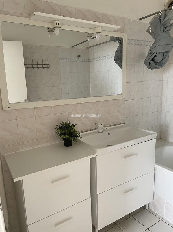 Appartement - 80 m² - 4 pièces