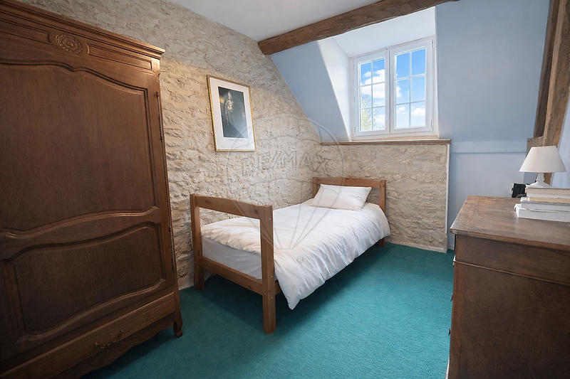 Propriété - 225 m² - 6 pièces