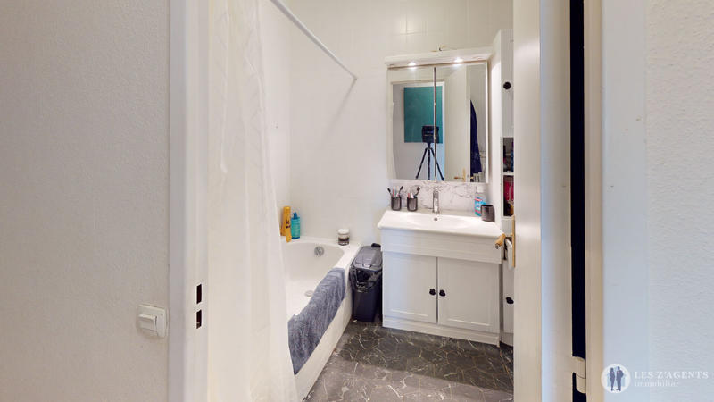 Appartement - 98 m² - 5 pièces