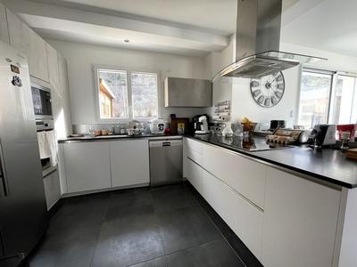 Maison jumelée - 119 m² - 7 pièces