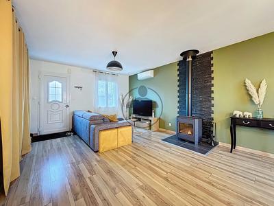 Maison - 90 m² - 5 pièces