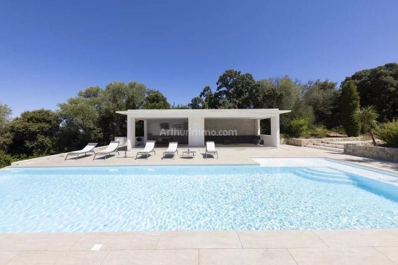 Maison - 378 m² - 7 pièces