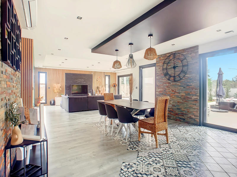 Villa - 200 m² - 7 pièces