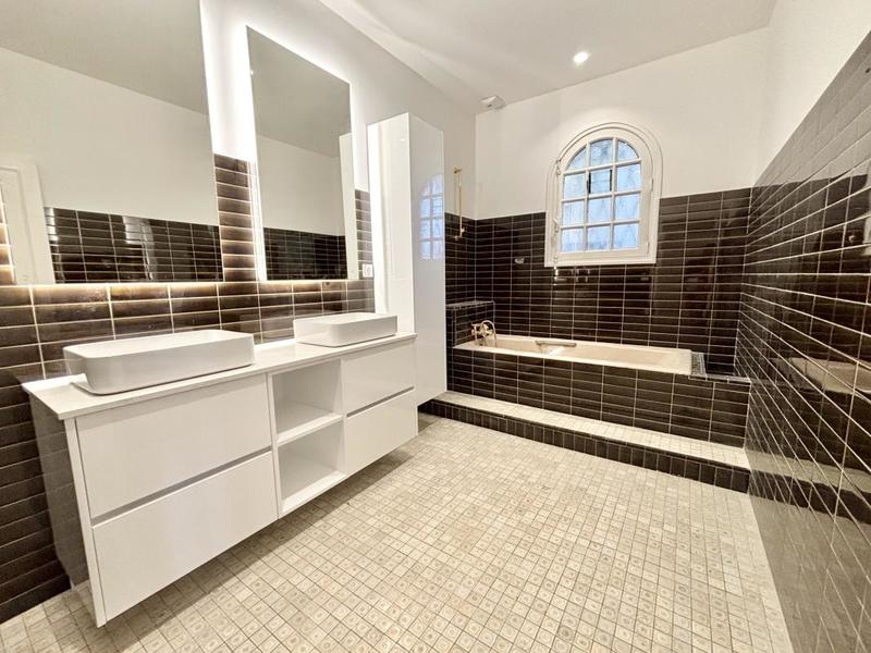 Maison - 170 m² - 6 pièces