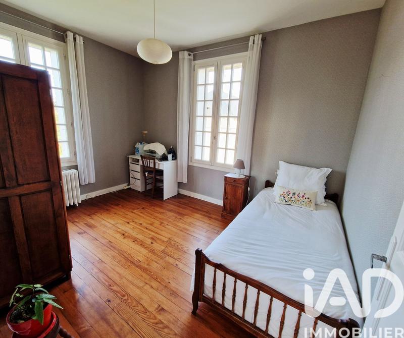 Maison - 222 m² - 12 pièces