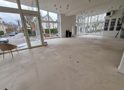 Local commercial - 256 m² - 5 pièces