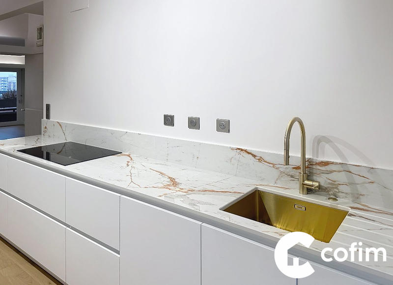 Appartement - 160 m² - 8 pièces