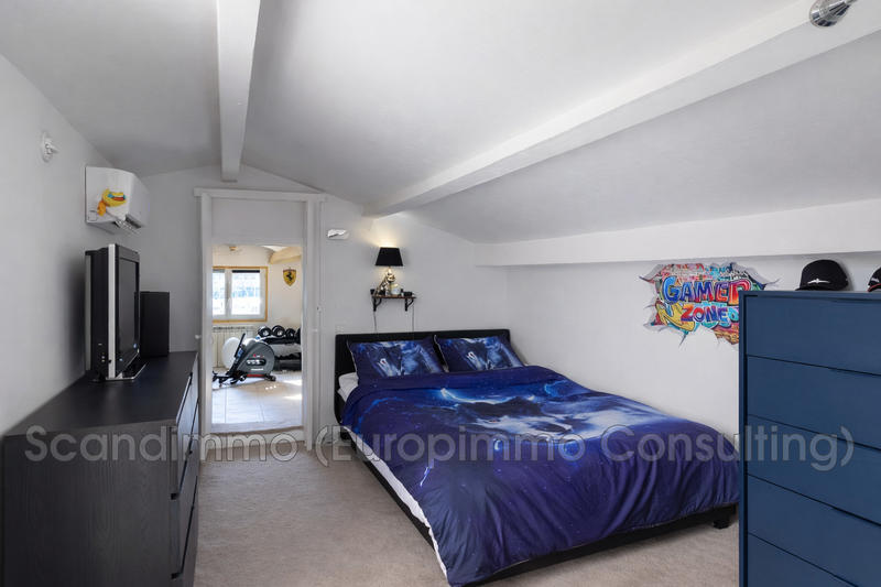 Maison - 185 m² - 6 pièces