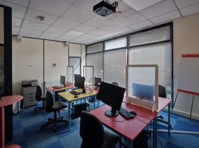 Bureau - 908 m²
