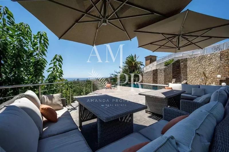 Maison - 291 m² - 8 pièces