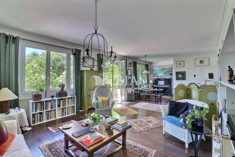 Maison - 210 m² - 7 pièces