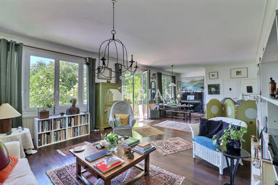 Maison - 210 m² - 7 pièces