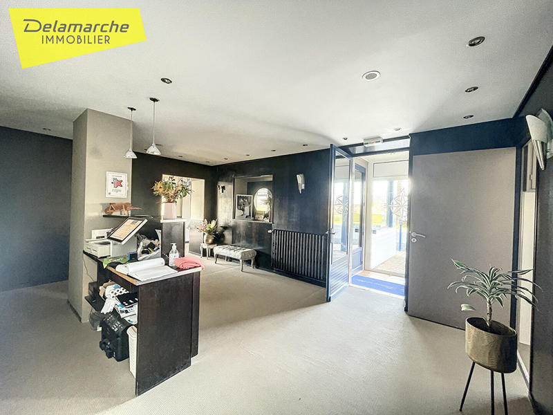 Maison - 265 m² - 9 pièces