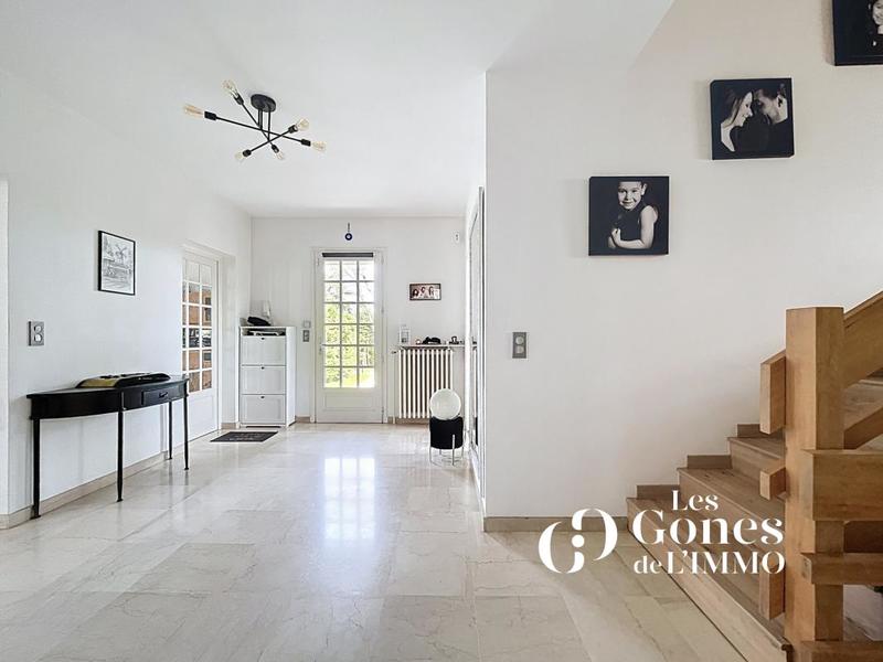 Propriété - 340 m² - 7 pièces