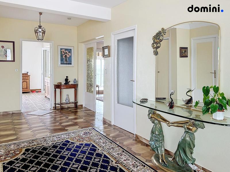 Maison ancienne - 300 m² - 9 pièces