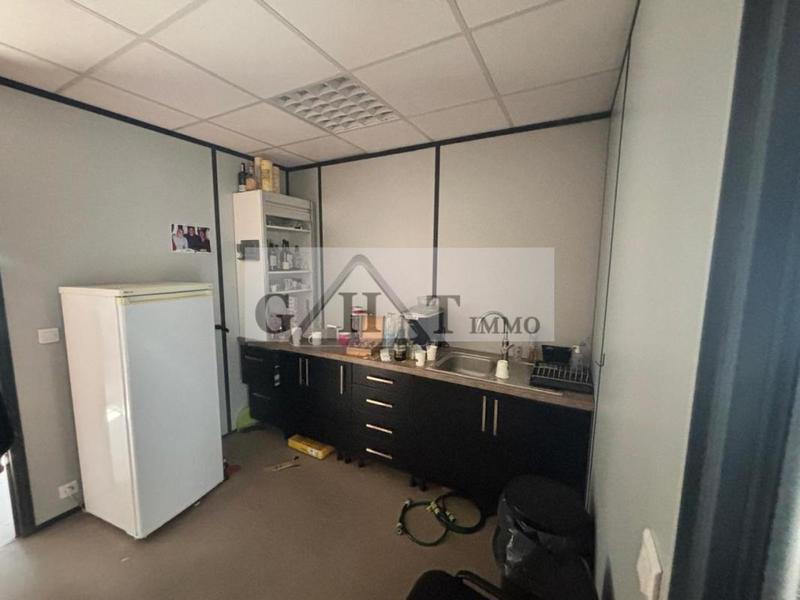 Entrepôt - 4 970 m²