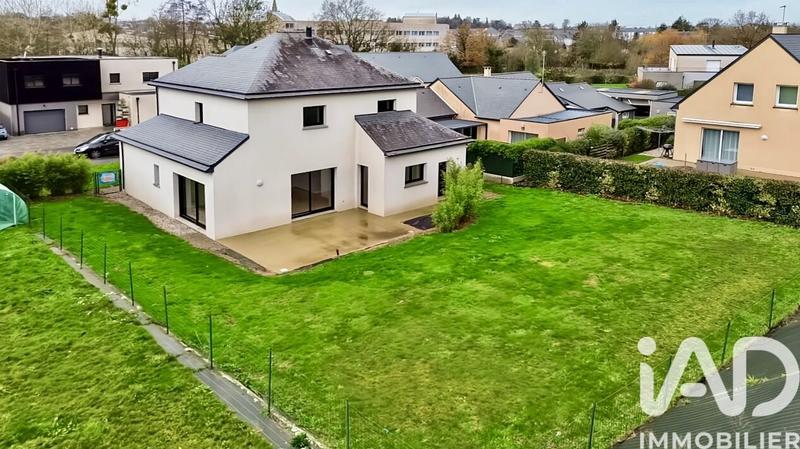 Maison - 130 m² - 8 pièces