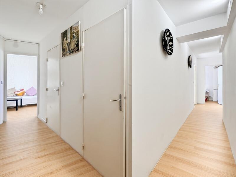 Appartement - 92 m² - 5 pièces