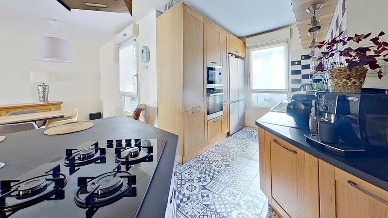 Appartement - 82 m² - 3 pièces