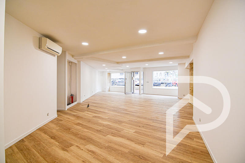 Local commercial - 81 m² - 2 pièces