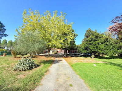 Maison - 348 m² - 13 pièces