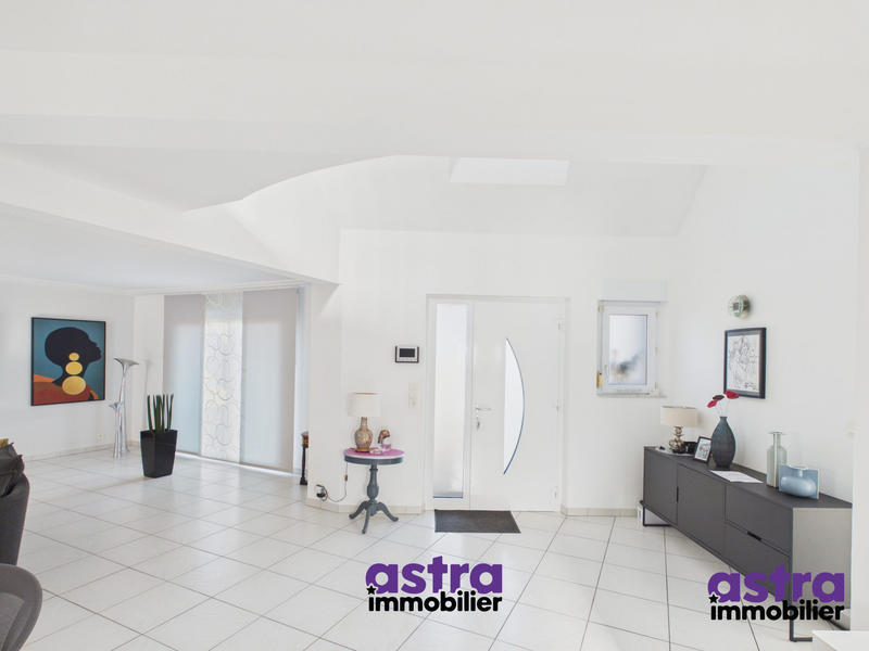 Maison - 137 m² - 5 pièces